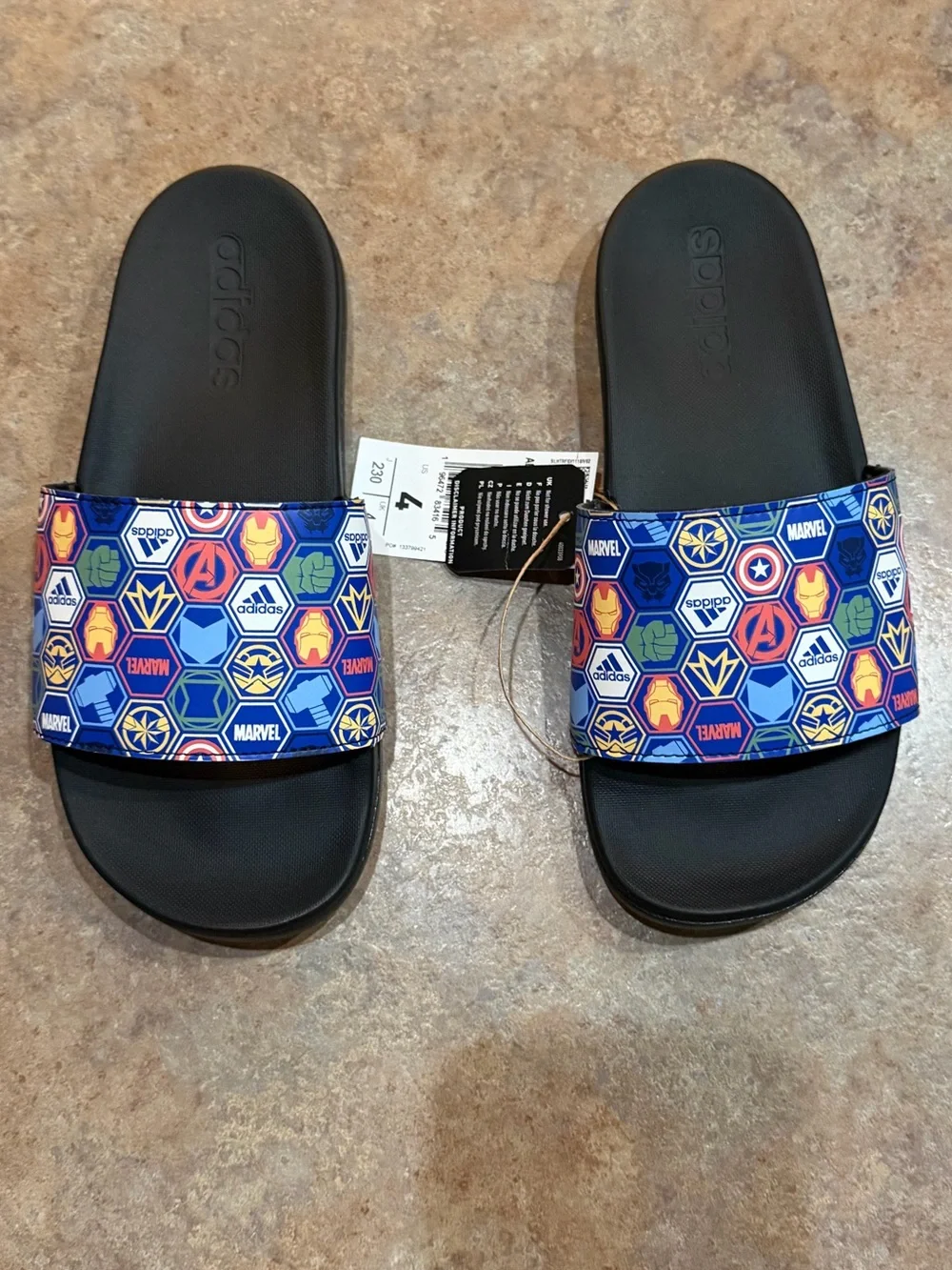 Adidas Kids' Black Marvel Print Slide Sandals size 4. NWT - Picture 4 of 5